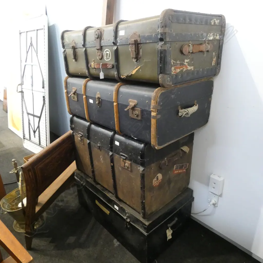 4 VINTAGE TRAVEL TRUNK CASES W.920mm Image 1++