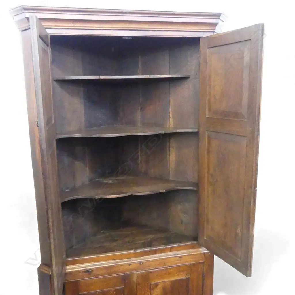 GEORGIAN OAK CORNER CABINET 670x670x1980mm Image 1++