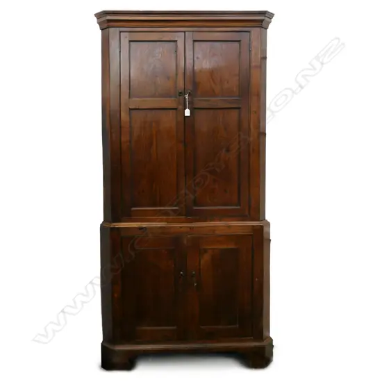 GEORGIAN OAK CORNER CABINET 670x670x1980mm