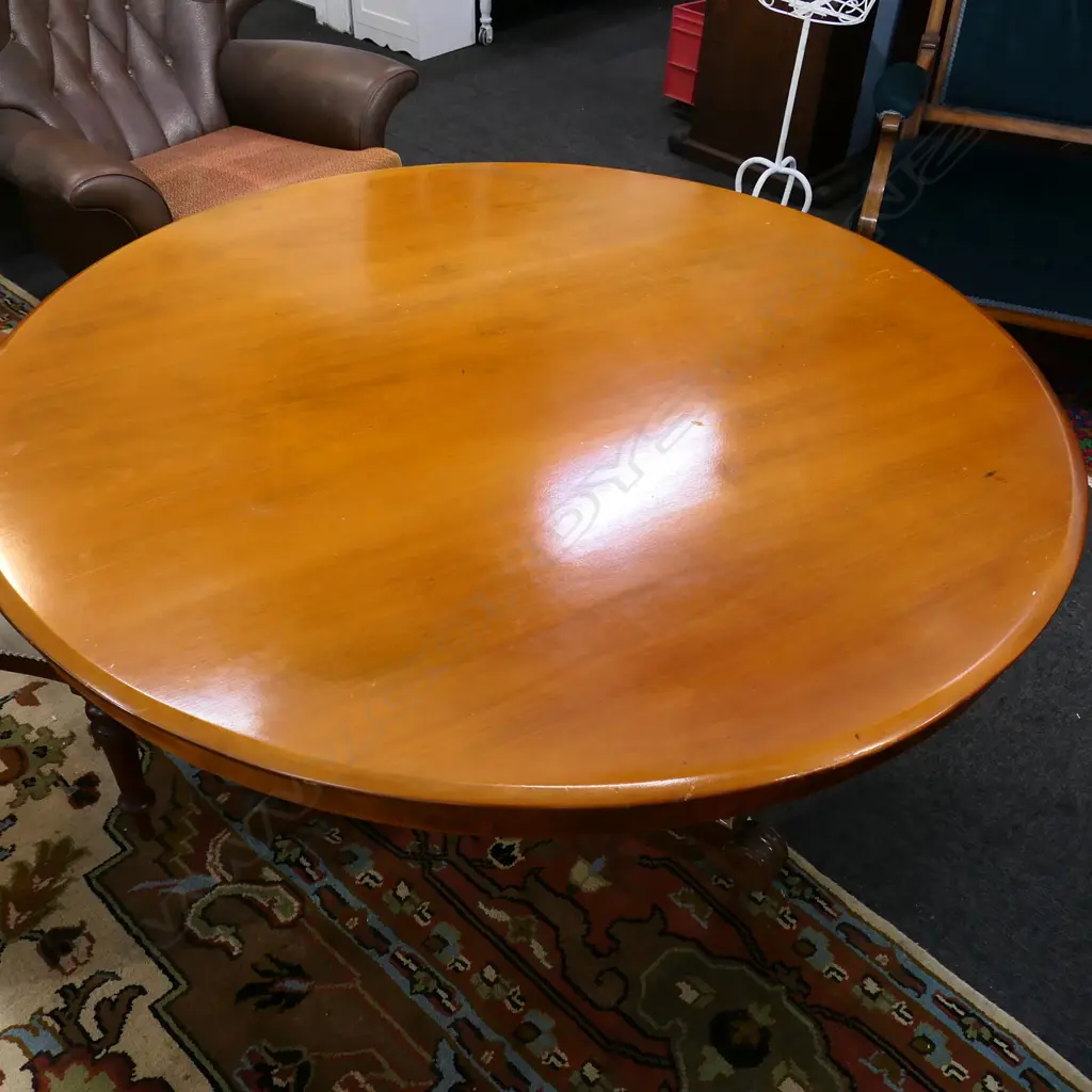 VICT KAURI PEDESTAL CIRCULAR DINNING TABLE H750 DIA1280MM Image 1++
