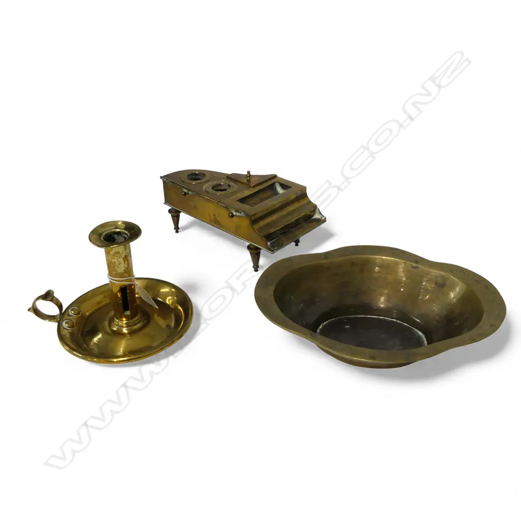 3 BRASS PCES; ORIENTAL BOWL W.210mm, CHAMBER STICK, GRAND PIANO INKWELL Image 1++