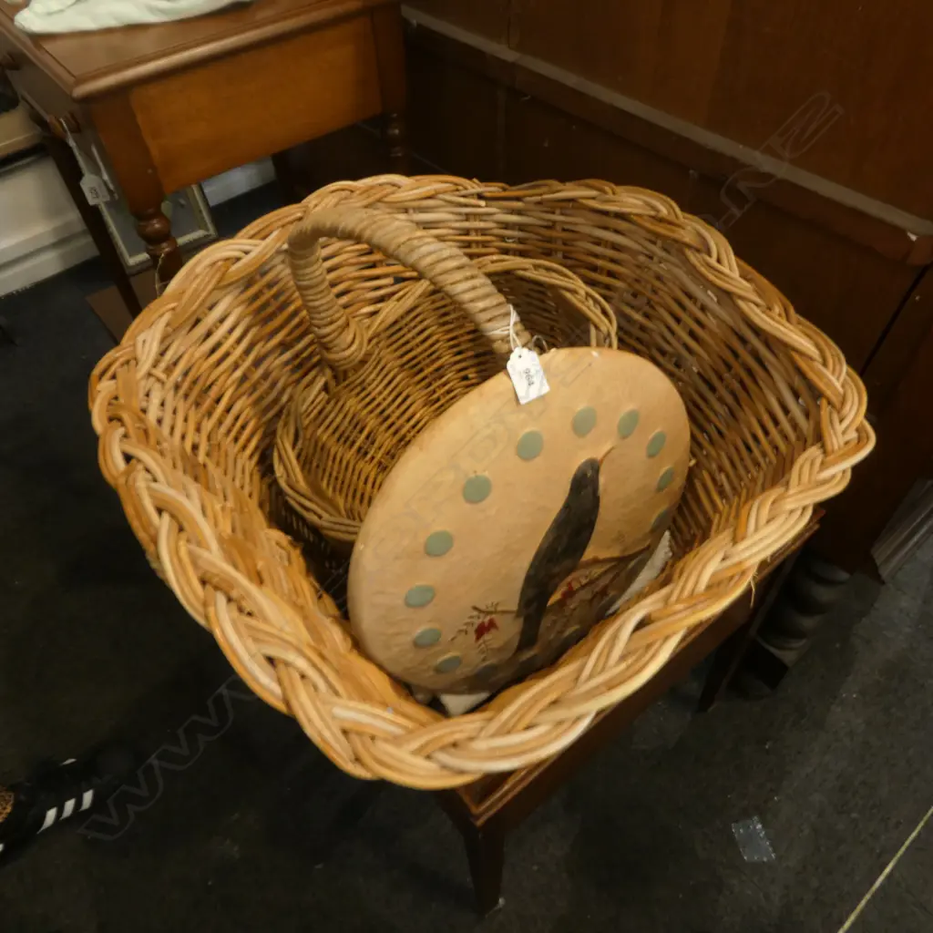 2 WICKER BASKETS + PLAQUE Image 1++