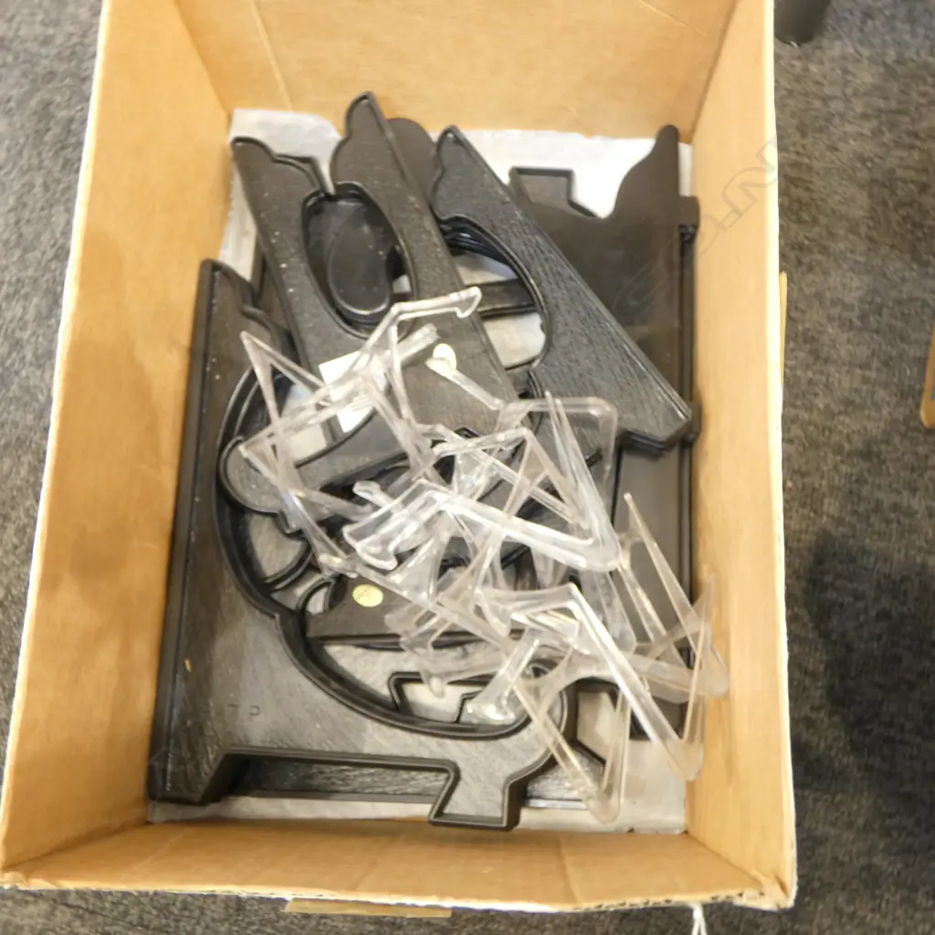 ASST. PLATE STANDS  Image 1++