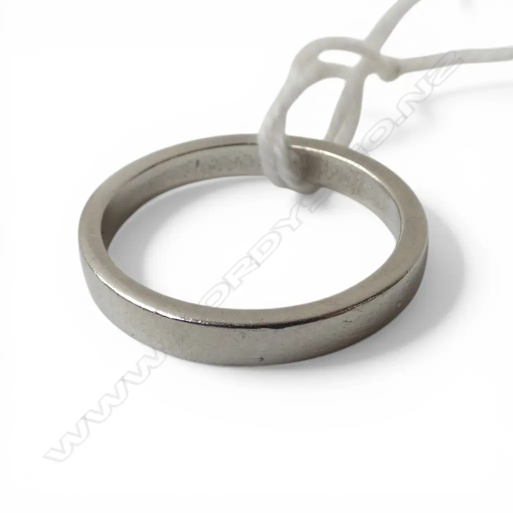 PLATINUM WEDDER 4.9GMS SIZE M Image 1++