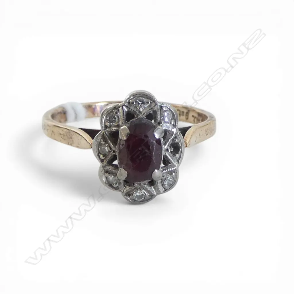 9CT GARNET (worn) AND DIMOND RING, 2.2gms 1 diamond missing size O Image 1++