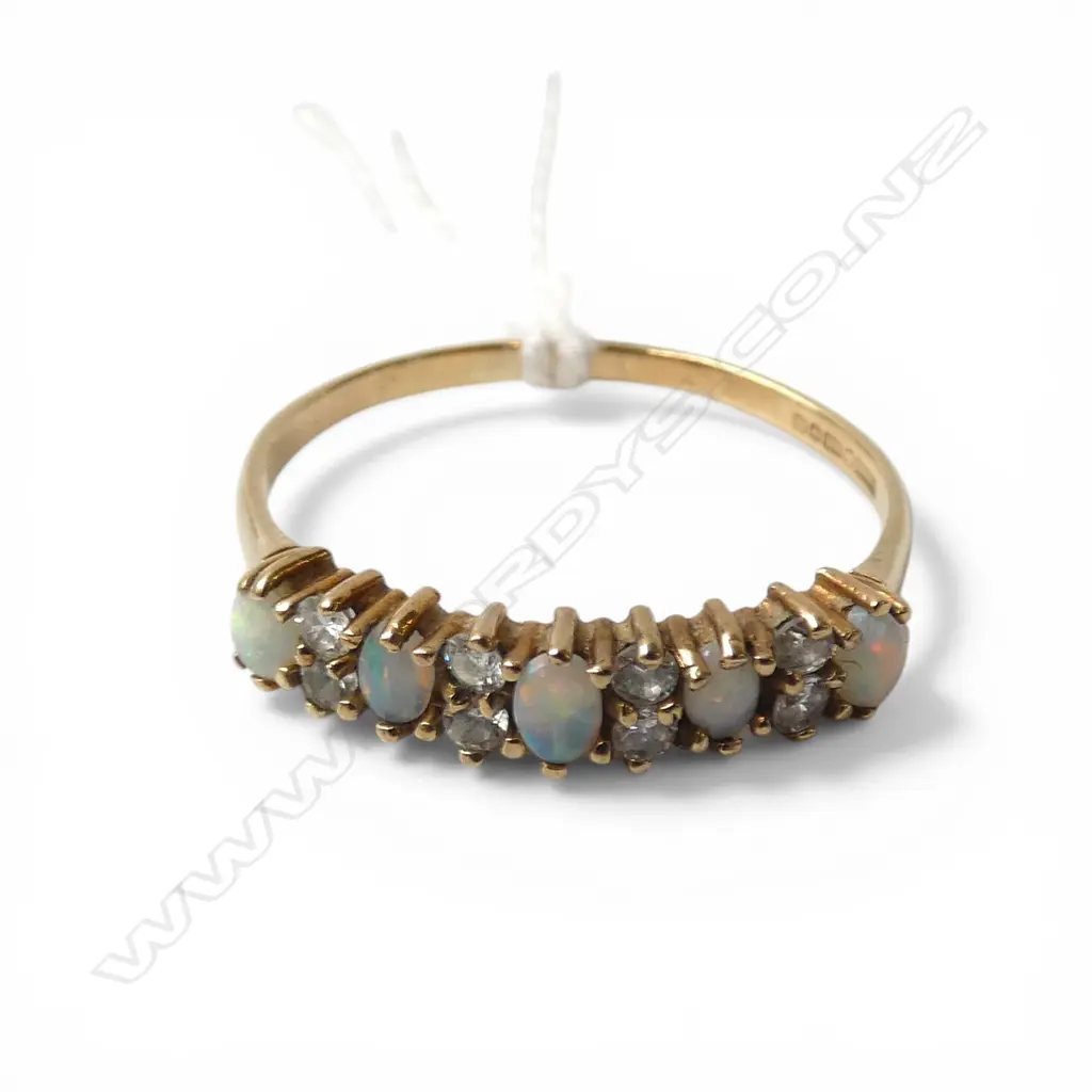9CT GOLD OPAL & WHITE STONE RING 1.3GMS SIZE R Image 1++