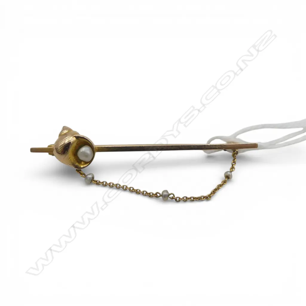 EARLY 20thC 9ct GOLD SHELL on bar BROOCH w seed pearls. 2.79gms Image 1++