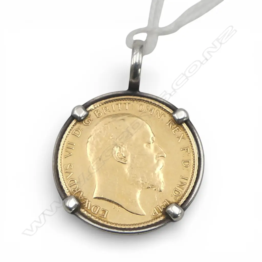 SILVER MOUNTED 1910 GOLD SYD. HALF SOVEREIGN PENDANT, 5.02gm Image 1++