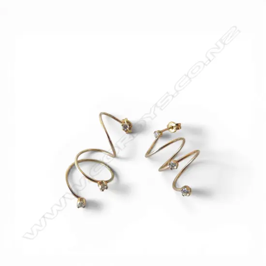PR 9ct & 3 DIAMOND SPIRAL EARRINGS 1.4gms