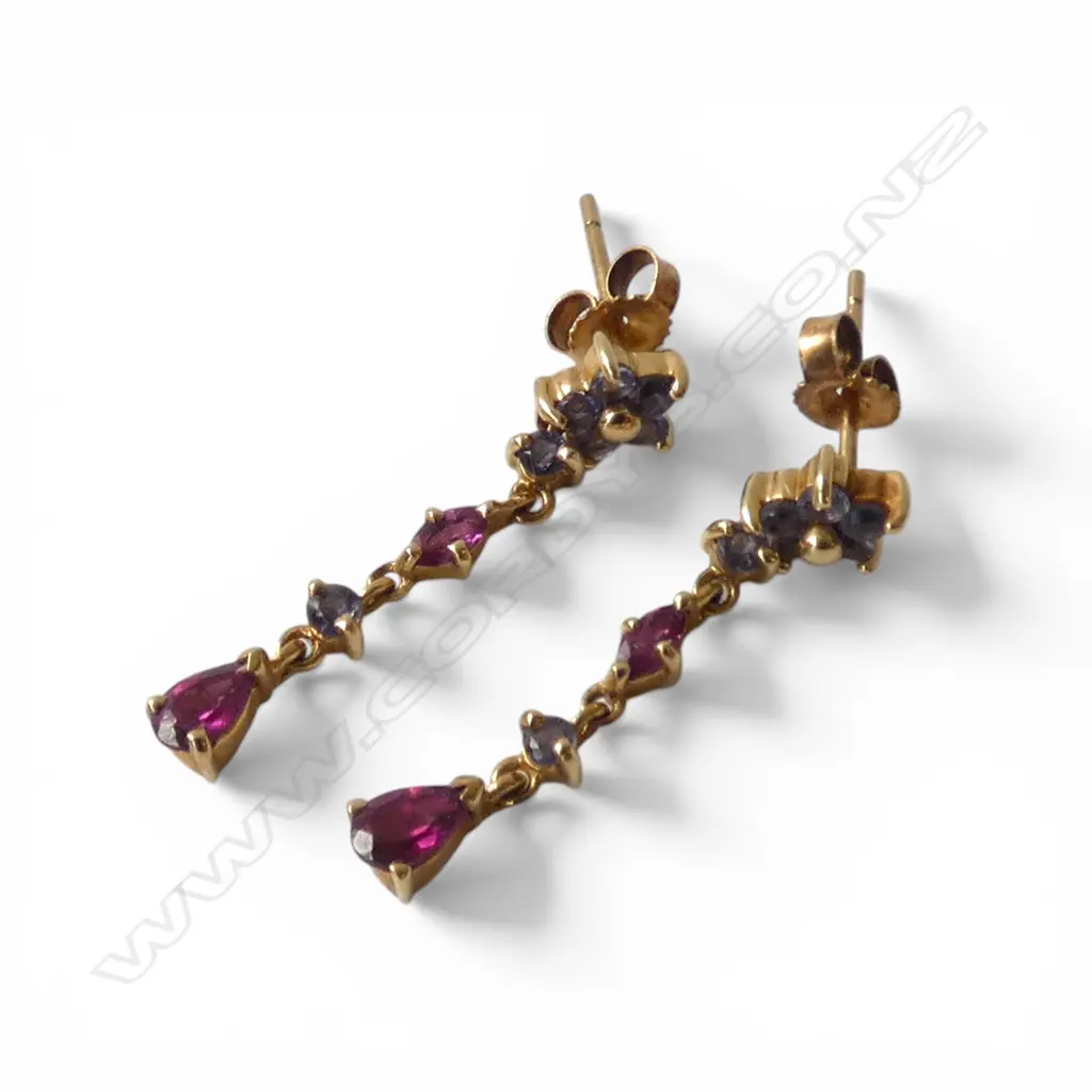 PR 10ct GOLD TANZANITE & AMETHYST EARRINGS, 1.54gm Image 1++