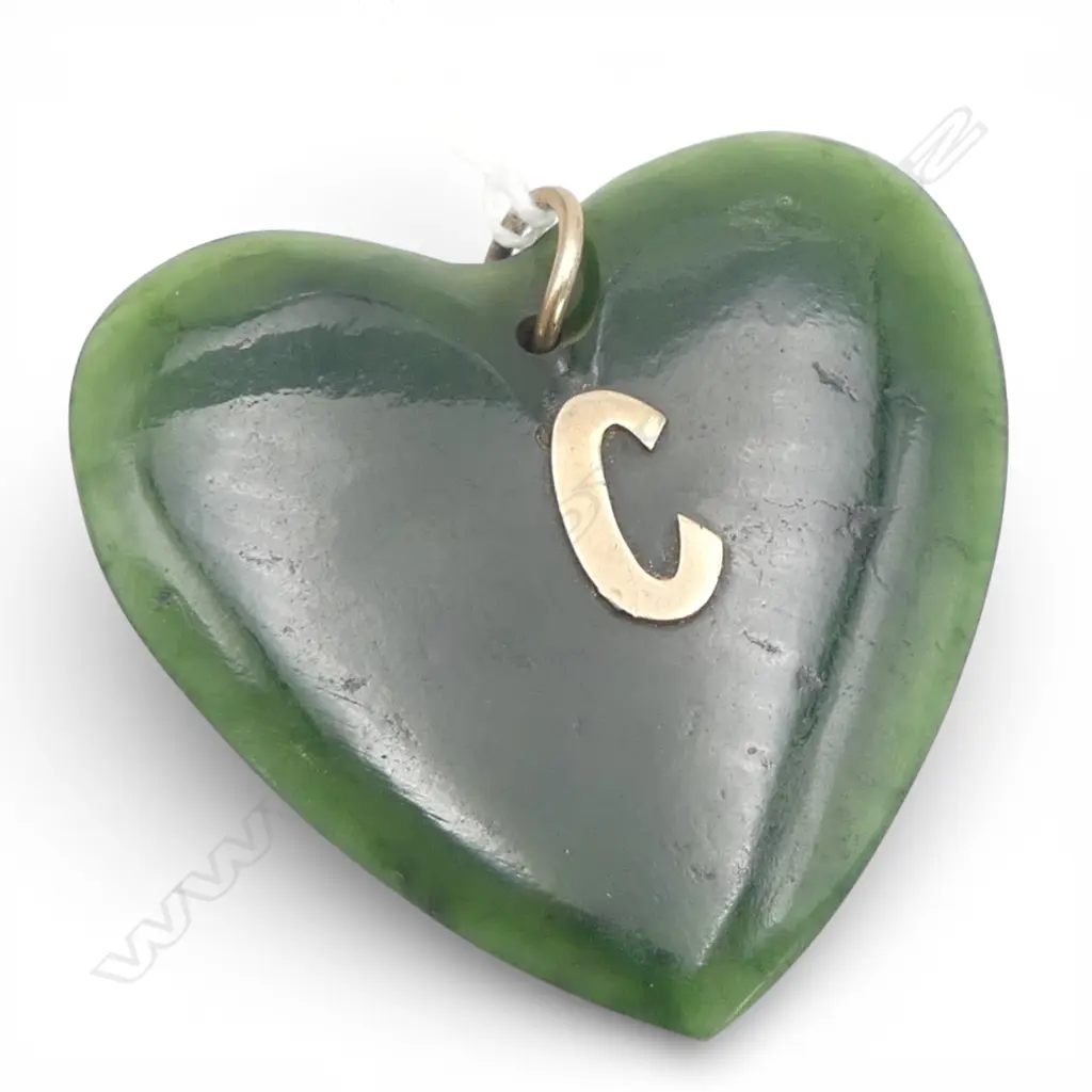 ANTIQUE POUNAMU HEART w 'C' embellishment to face, missing rear stop, L.?? x ??mm Image 1++