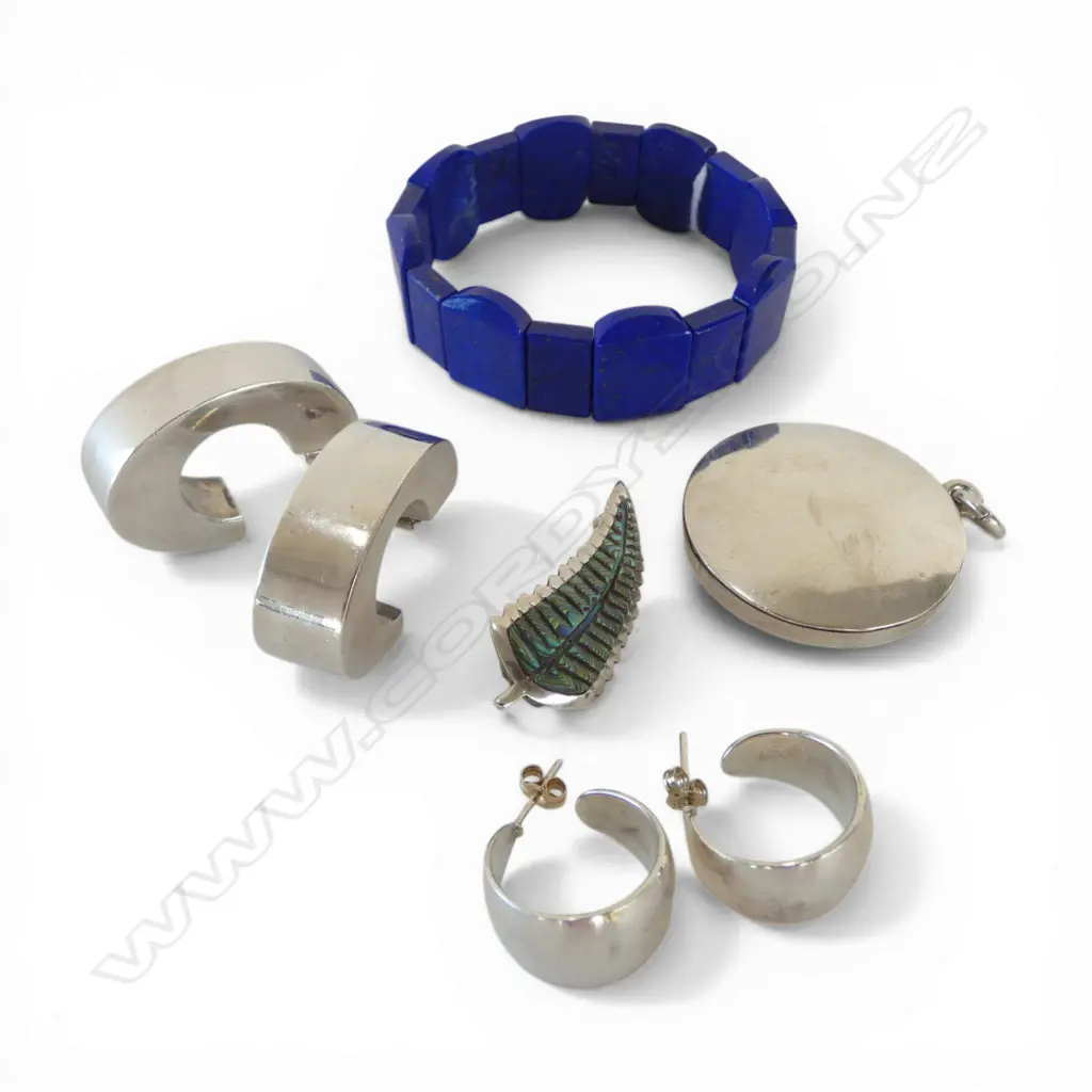 LAPIS BRACELET + 4 PCES STG SILVER JEWELLERY; 2 PRS EARRINGS, BROOCH & PENDANT 43gms Image 1++