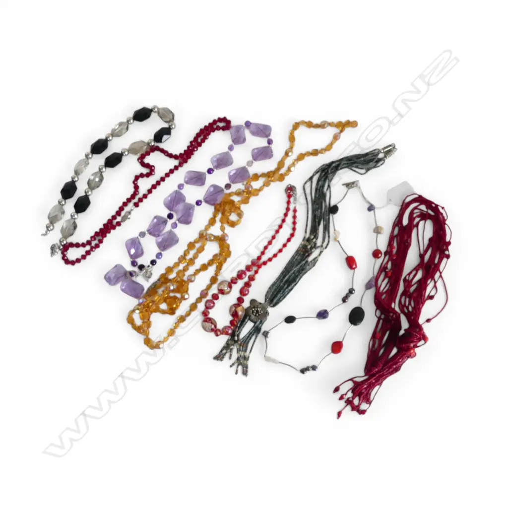 8 ASST. NECKLACES Image 1++