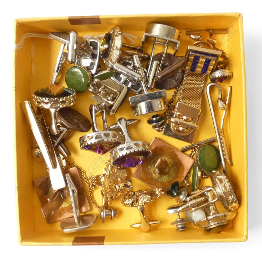 12 PRS CUFFLINKS ETC (1 PR STG & GREENSTONE) Image 1++