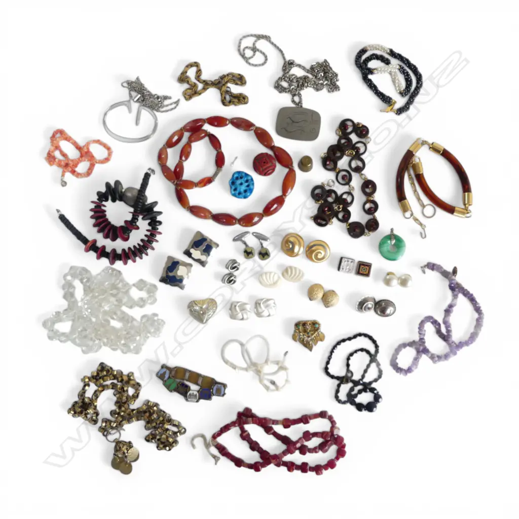ASST. JEWELLERY, NECKLACES ETC Image 1++