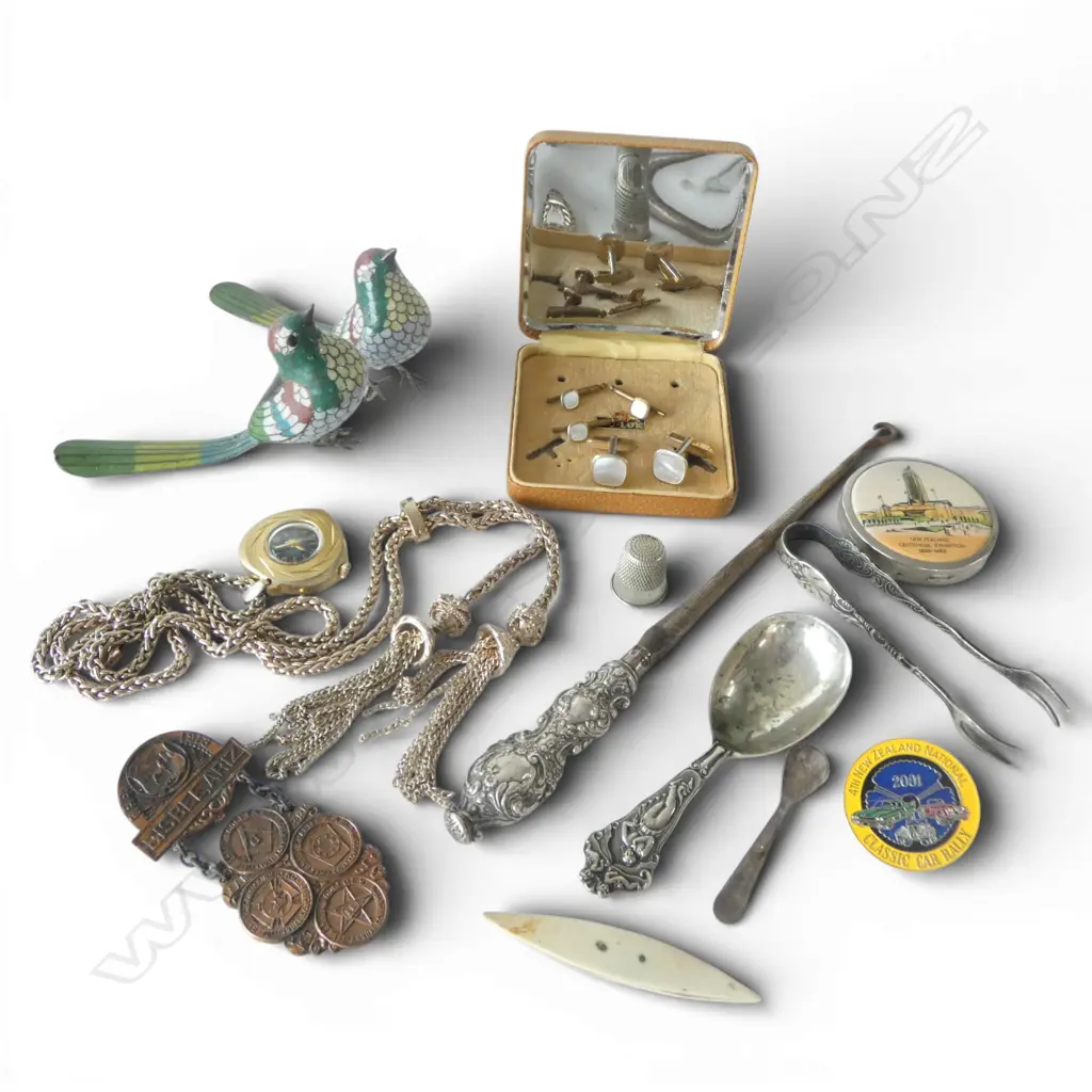 ASST COLLECTABLES: Wgtn Exhib. compact + silver handled boot hook + cloisonne birds etc Image 1++