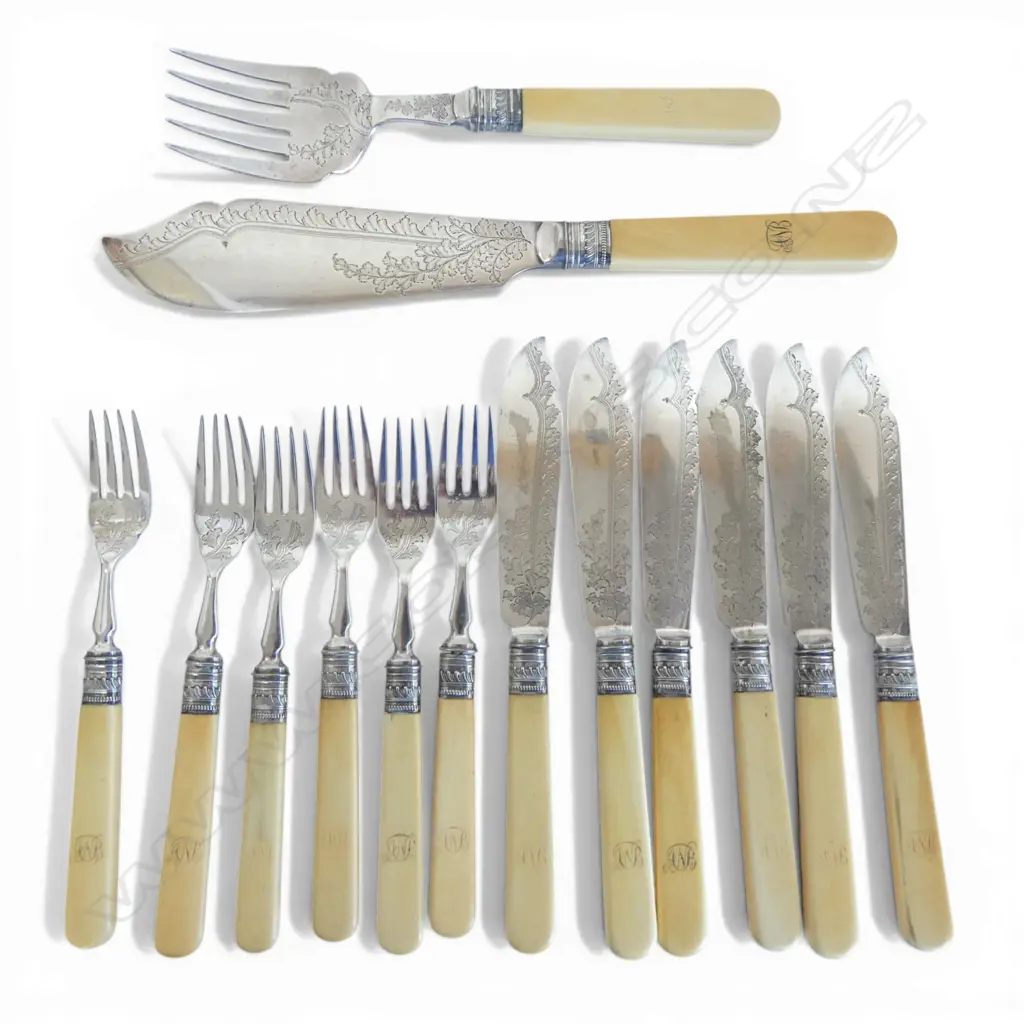 14PC VICT IVORY HANDLED  FISH SET  Image 1++