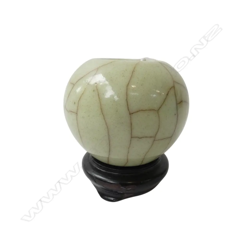 ORIENTAL CELADON SPHERICAL VASE ON STAND H.80mm Image 1++