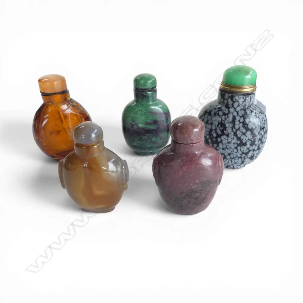 FIVE CHINESE STONE SNUFF BOTTLES INCL SNOWFLAKE STONE, PEACH BLOSSOM AND AGATE, 85mm (H) LARGEST Image 1++