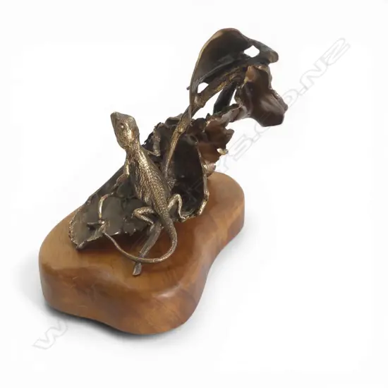 MOUNTED BRONZE SCULPTURE OF LIZARD AMONG UNDERGROWTH H.130mm