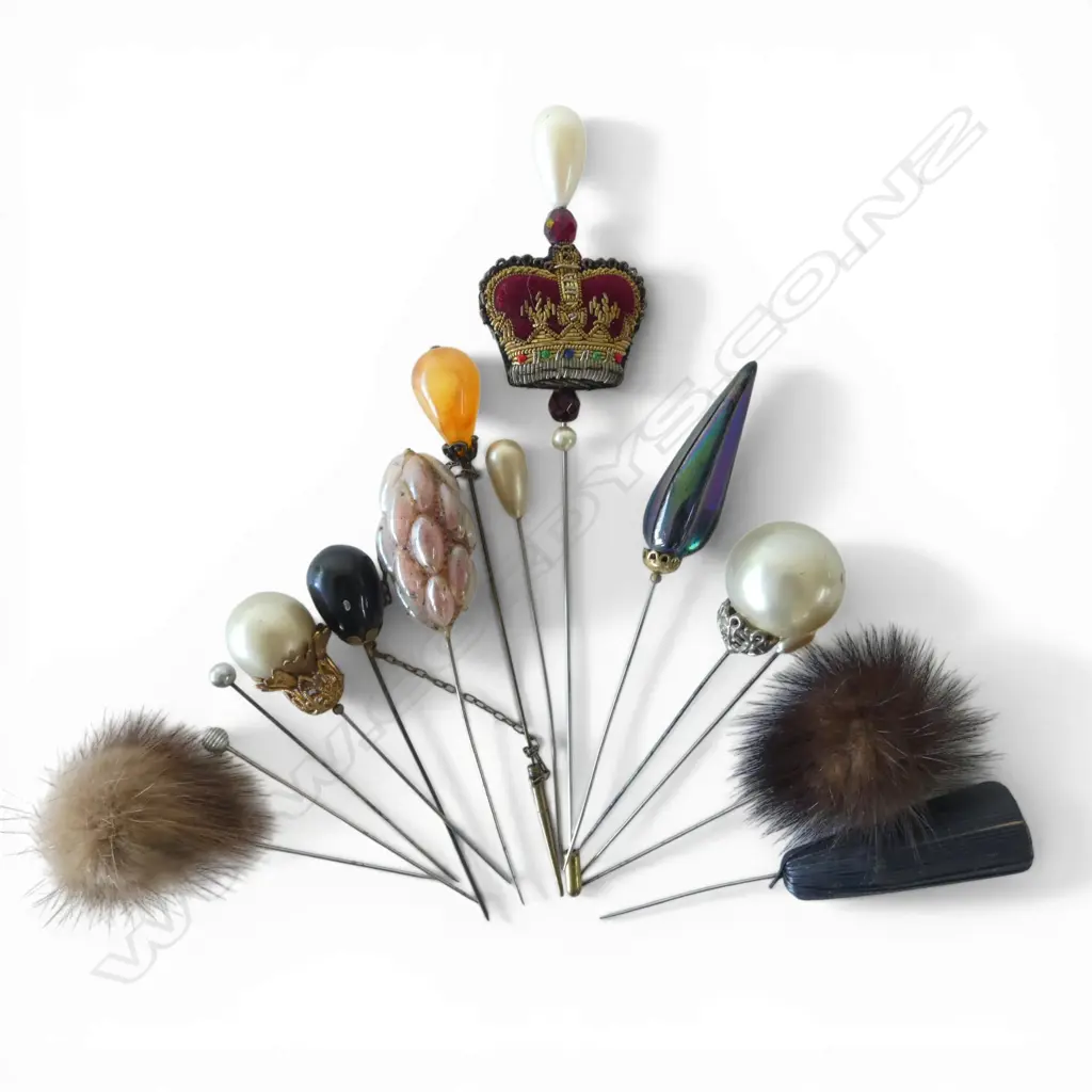 ASST. VINTAGE HAT PINS Image 1++
