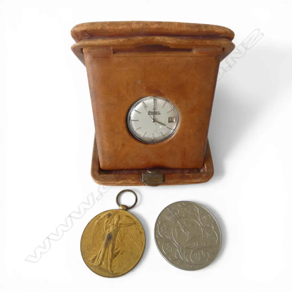 VINTAGE BULOVA  ACCUTRON TRAVEL CLOCK in leather folding case w papers not running + WW1 VICTORY MEDAL + COIN Image 1++