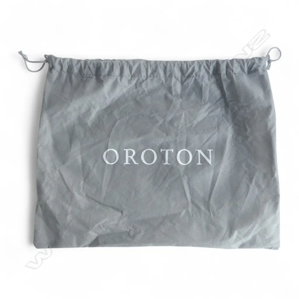 OROTON BLACK PEBBLE LEATHER CLUTCH BAG INTERIOR POCKETS OROTON CARE CARD AND DUST BAG 270 x 200mm Image 1++