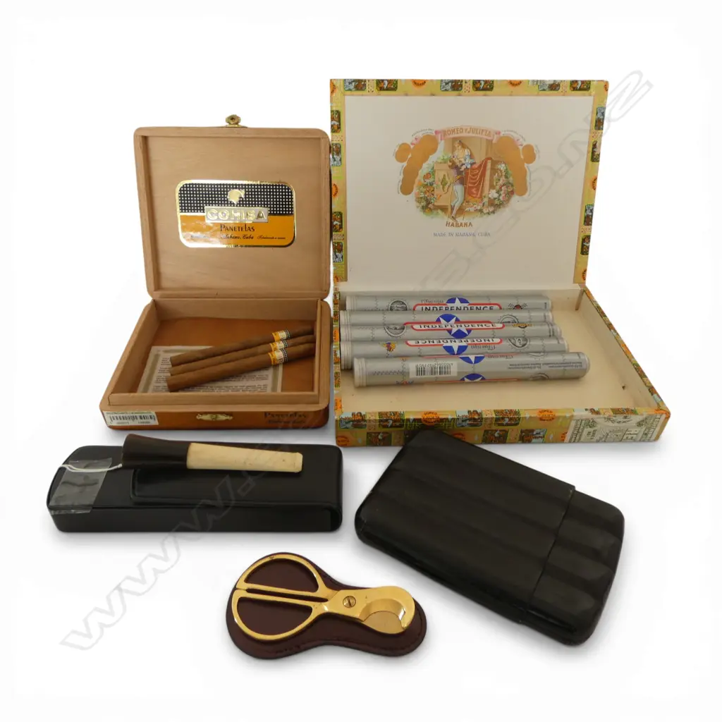 COLLECTION CIGAR BOXES, CIGARS & ACCESSORIES Image 1++