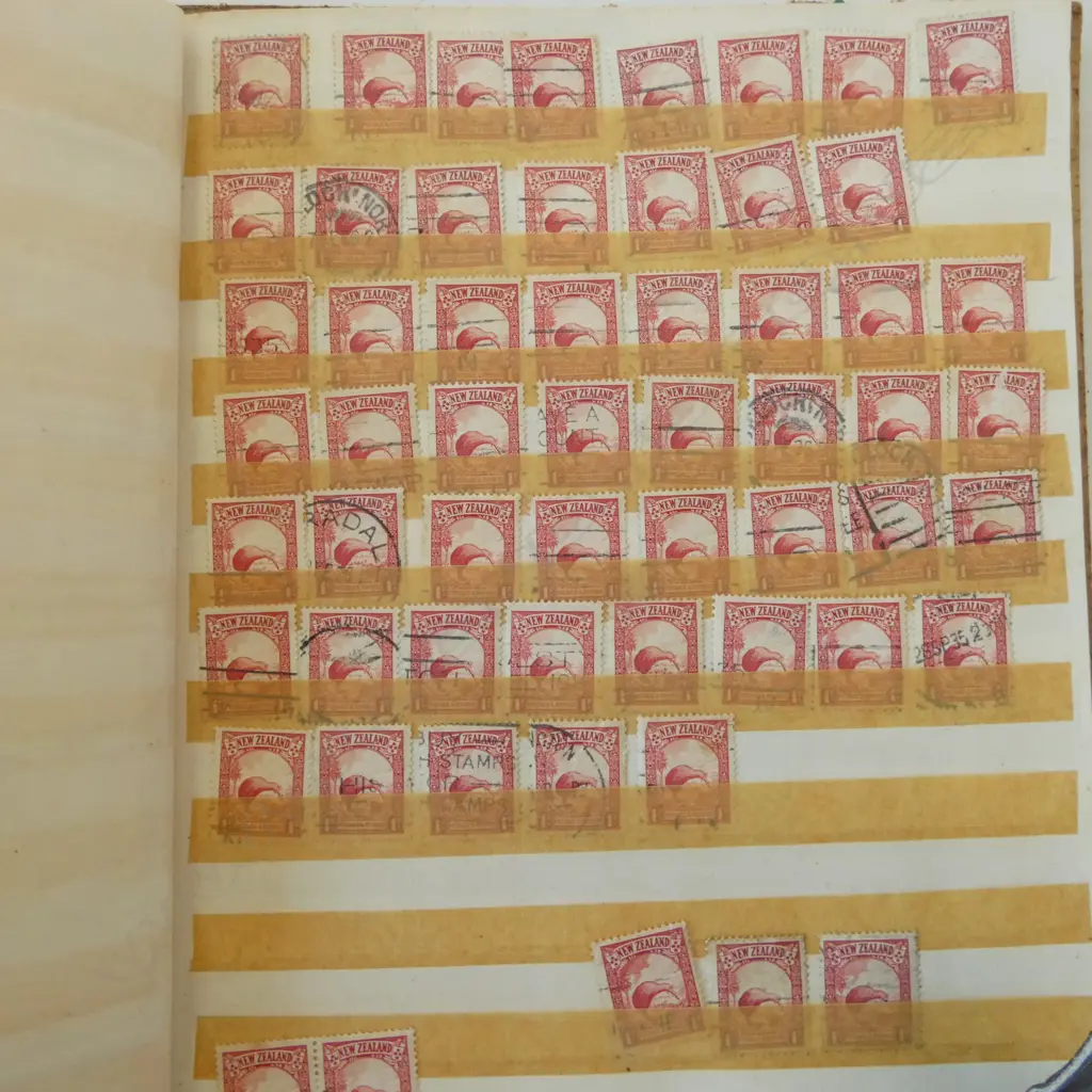 OLD ALBUM NZ STAMPS. First sidefaces + Zealandia + 1940 Centennials + 2 Chch Exhib.  etc Image 1++