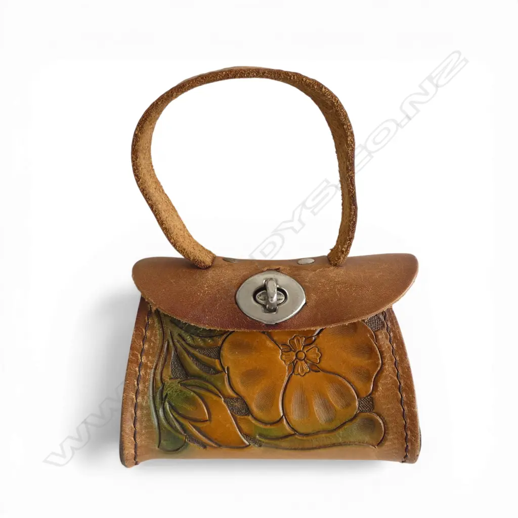 VINTAGE LEATHER CARVED & STITCHED SMALL PURSE  Image 1++