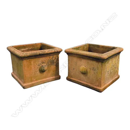 2 TERRACOTTA PLANTERS 400x400x320mm