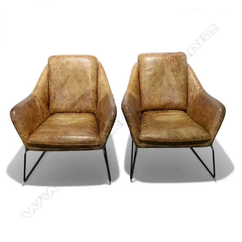 2 TAN LEATHER ARMCHAIRS, IN THE STYLE OF CARLO DE CARLI, H.770mm Image 1++