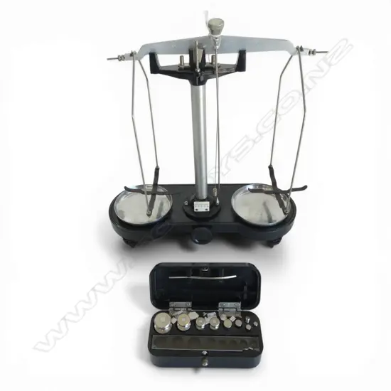    JEWELLERS SCALES & WEIGHTS