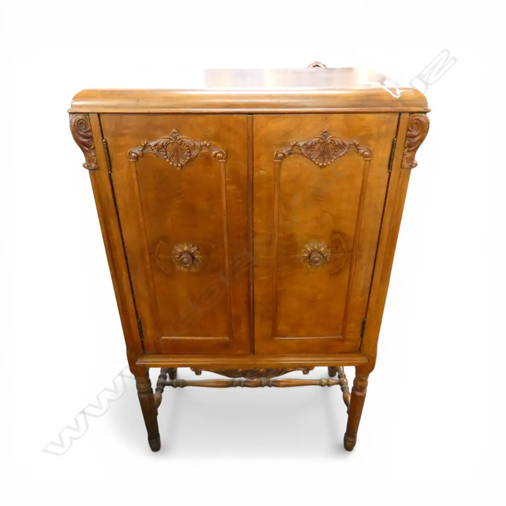 2 DOOR CUPBOARD 625x330x1010mm Image 1++