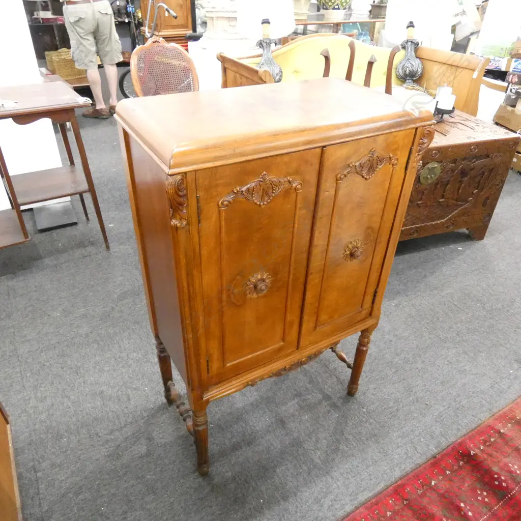 2 DOOR CUPBOARD 625x330x1010mm Image 1++