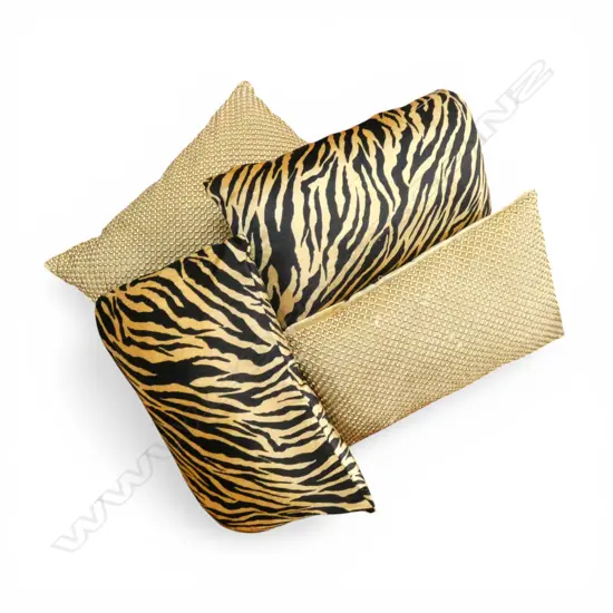 4 CUSHIONS W.480mm faults