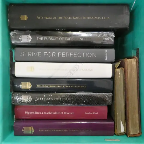 8 REF BOOKS ON ROLLS ROYCE & 2 VINTAGE CAR BOOKS