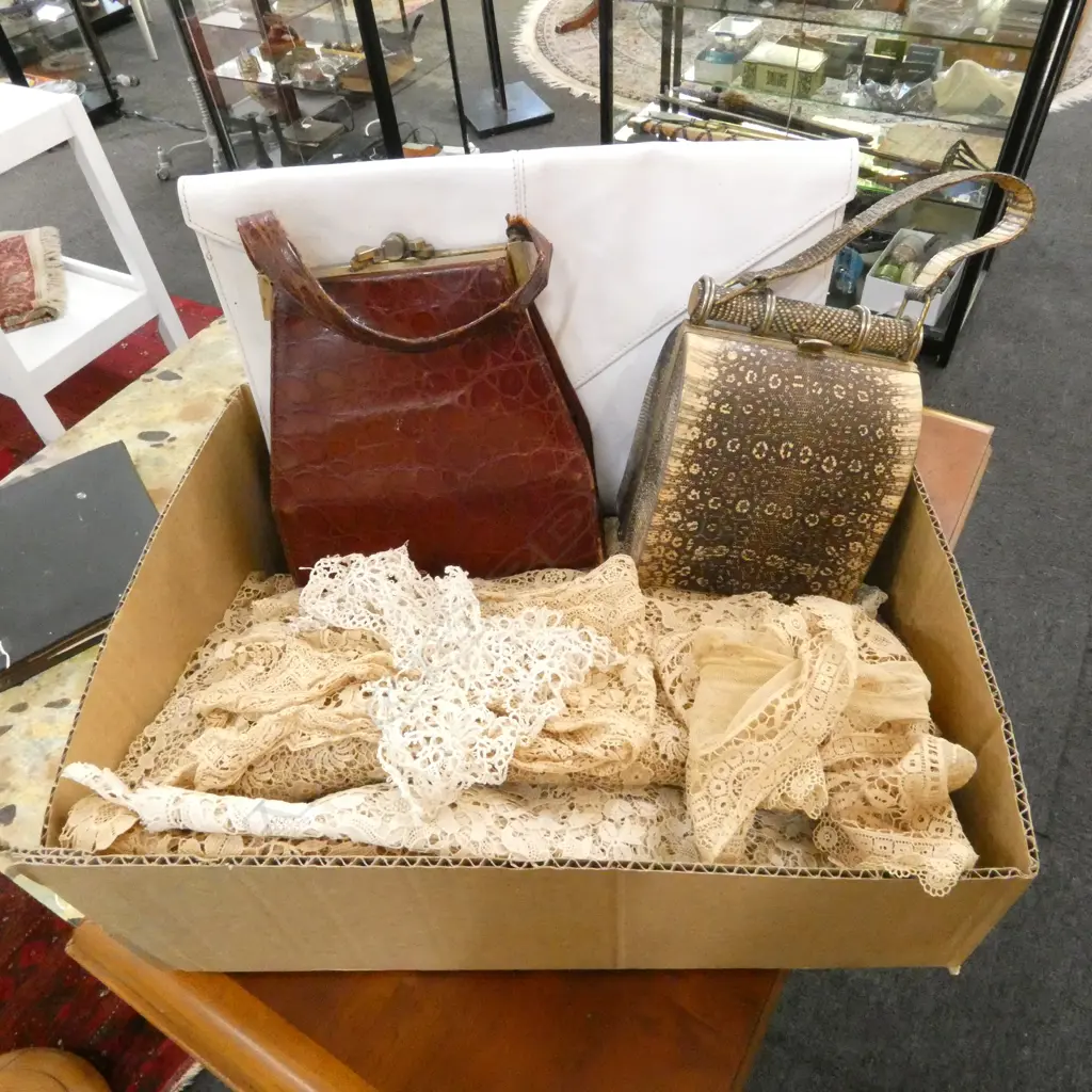 ASST. LINENS/DOILIES + 3 BAGS  Image 1++