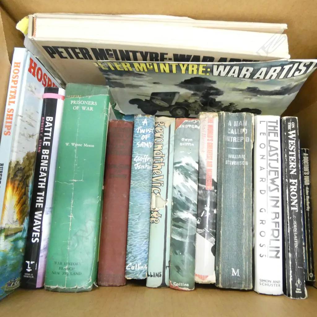 GOOD COLLECTION OF WAR REFERENCE BOOKS; PETER MCINTYRE, N.Z. OFFICIAL WAR HISTORY, etc Image 1++