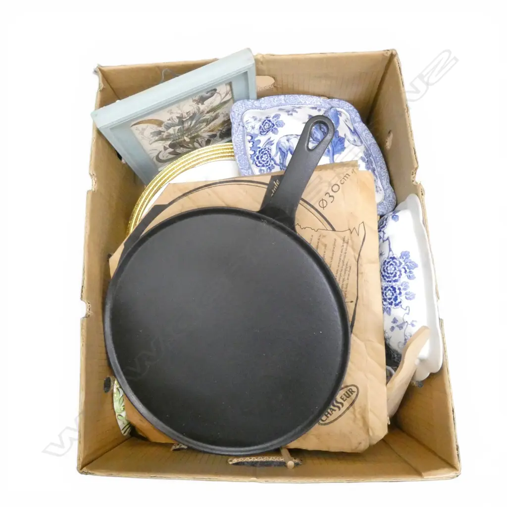 ASST. COLLECTIBLE CHINA etc INCLUDING CREPE PAN Image 1++