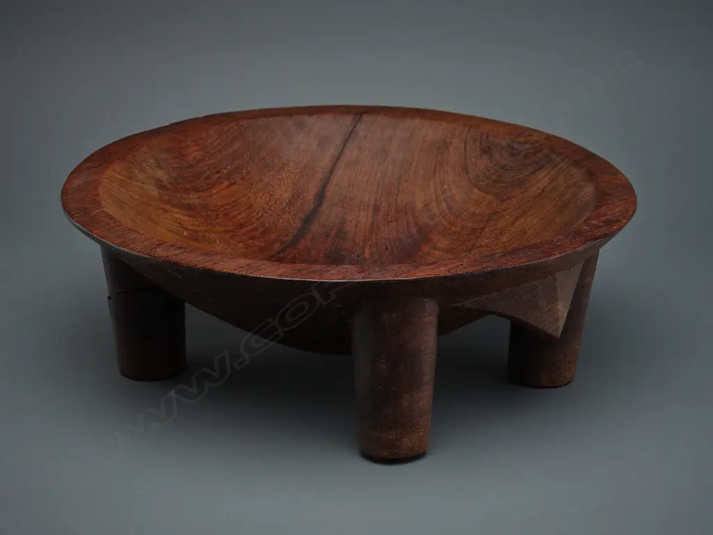 Wooden kava bowl, probably Fijian. Dia. 370mm Image 1++