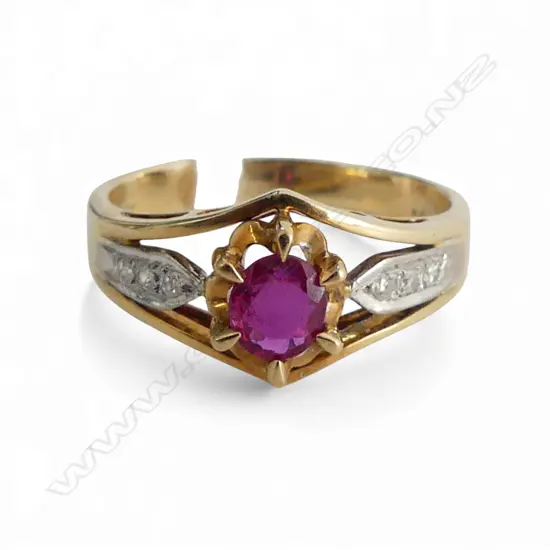 14CT RUBY & DIAMOND RING, 4.3gms SIZE R