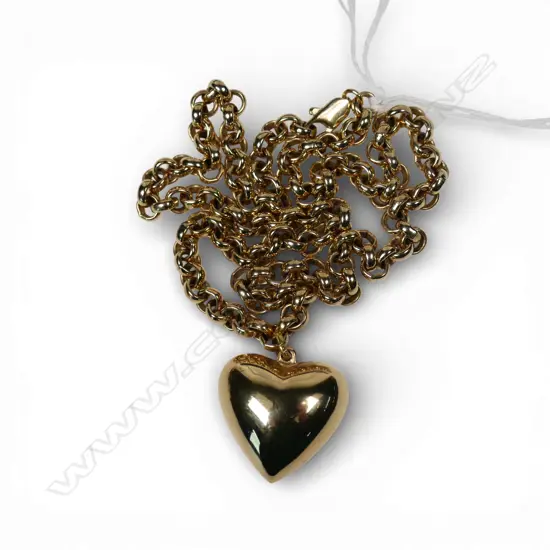 GOLD PLATED CHAIN AND HEART PENDANT