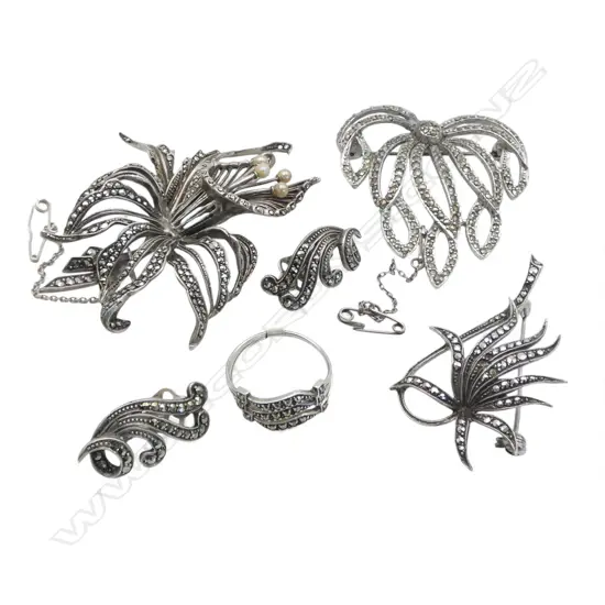 3 STG SILVER & MARCASITE VINTAGE BROOCHES + RING + PR EARRINGS 47gms