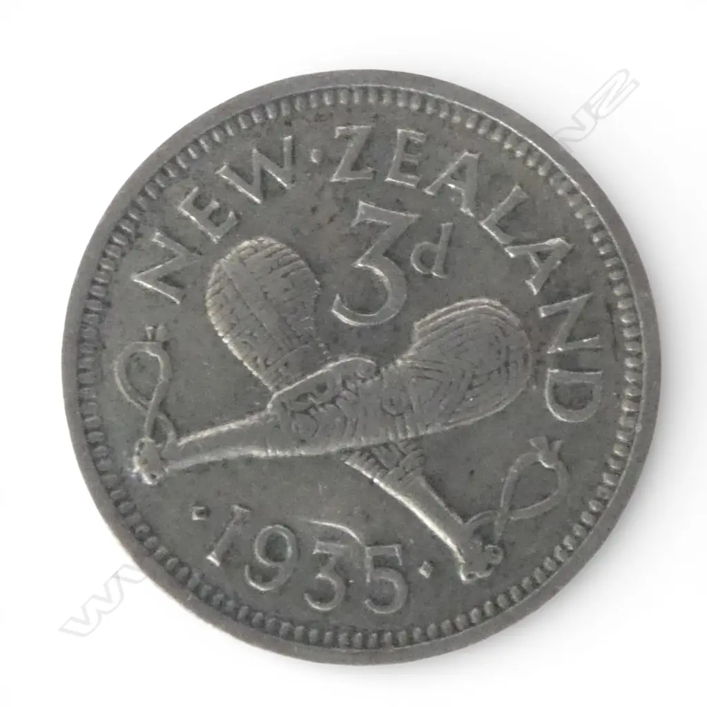 NZ 1935 THREEPENCE COIN King George V. Note: Only just over 40,000 minted Image 1++