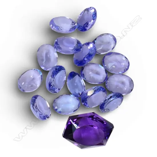 FANCY CUT UNSET AMETHYST & 16 sml TANZANITE OVALS, 2.86ct