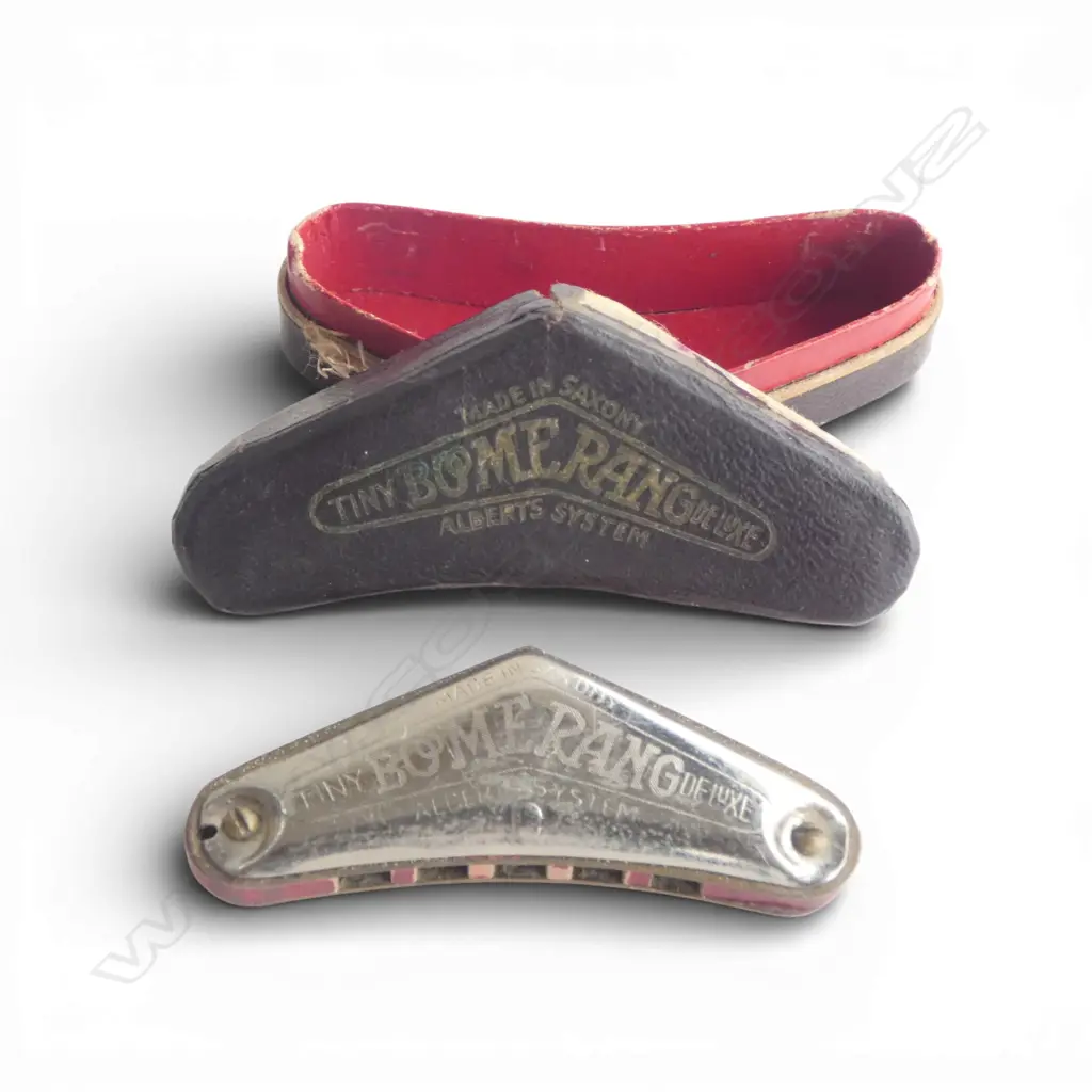 VINTAGE SMALL 'TINY BOOMERANG'  mouth organ / HARMONICA in original case Image 1++