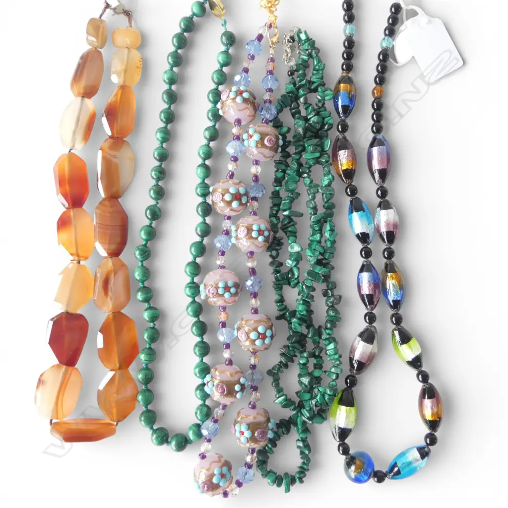 5 NECKLACES; 2 GLASS, 2 MALACHITE, AGATE Image 1++