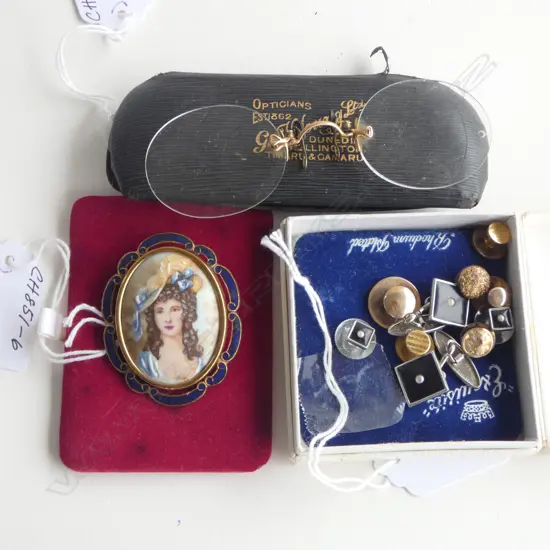 SHIRT STUDS & CUFFLINKS INCLDS 2gm 15ct GOLD STUD, BROOCH & ANTIQUE GLASSES
