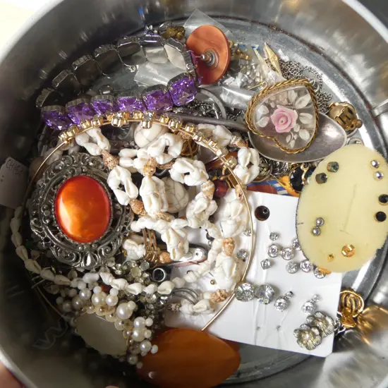 ASST. COSTUME JEWELLERY